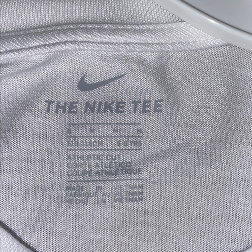 Nike tee - Picture 2 of 2